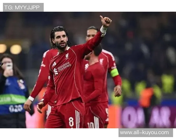 利物浦官方推特发布对阵伯恩利海报范戴克与索博斯洛伊亮相